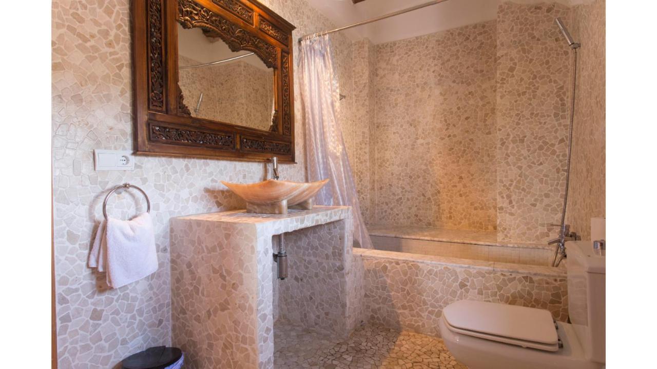Villa Daniel 5 Mins By Taxi Into Ibiza Town Sant Jordi de ses Salines Luaran gambar