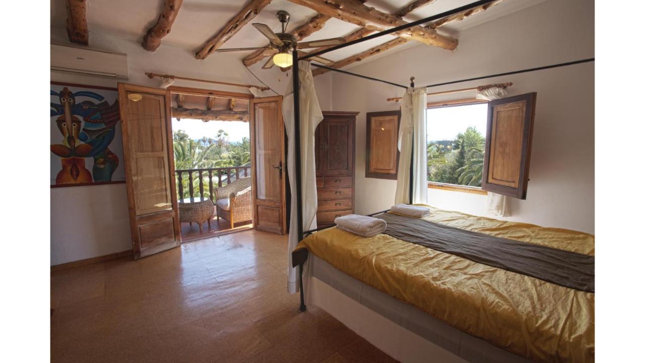 Villa Daniel 5 Mins By Taxi Into Ibiza Town Sant Jordi de ses Salines Luaran gambar