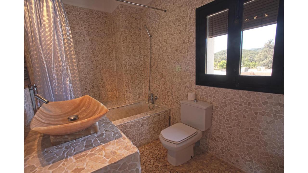 Villa Daniel 5 Mins By Taxi Into Ibiza Town Sant Jordi de ses Salines Luaran gambar